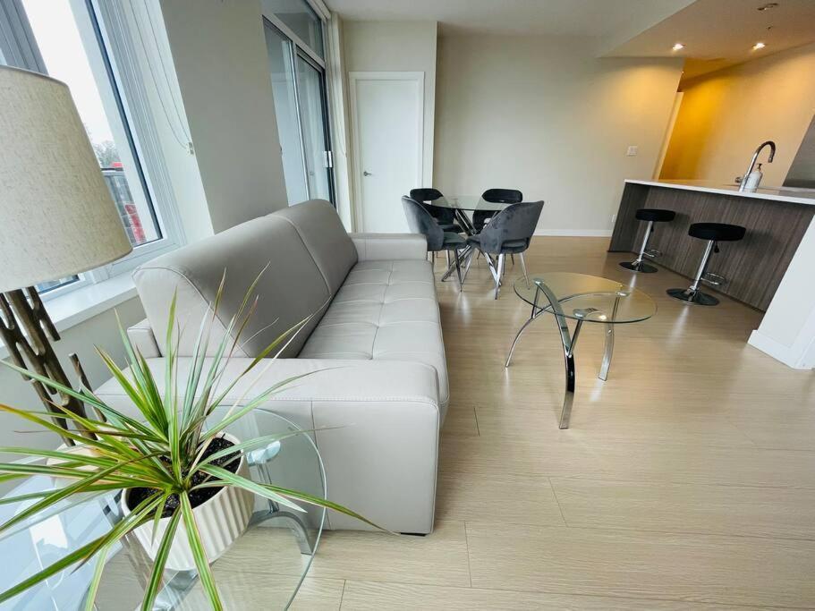 Lovely Downtown 2 Bedroom Condo With Free Parking Victoria Exterior foto